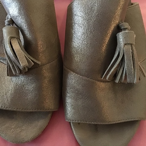 Karl Lagerfeld Paris Gold Hettie Mules 38.5 - Picture 3 of 6